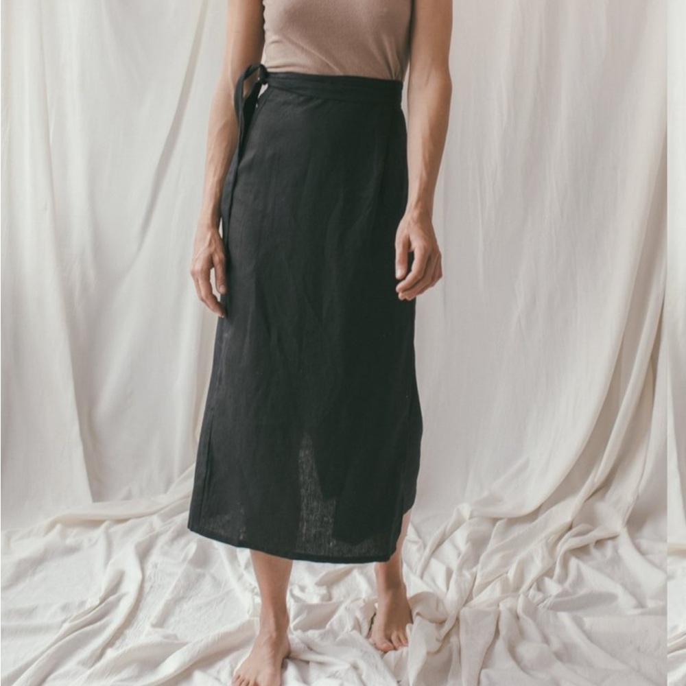 Ozma wrap skirt - black, linen, small